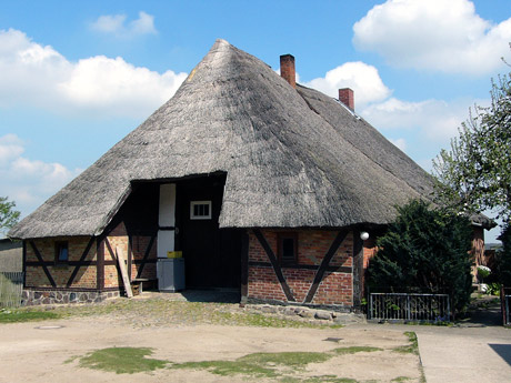 hallenhaus-460.jpg