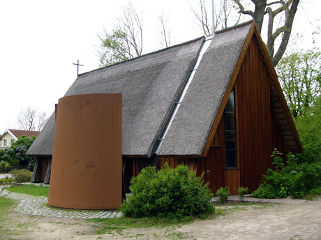 ahrenshoop-kirche-460.jpg